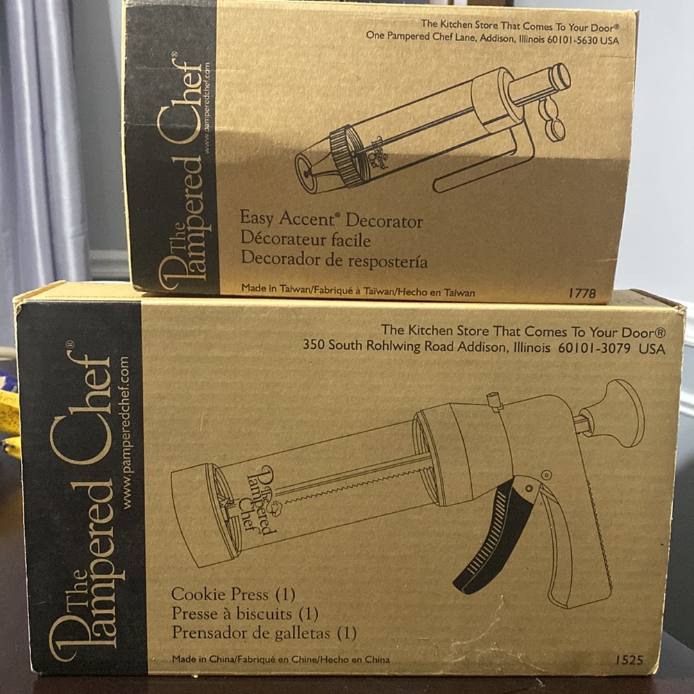 The Pampered Chef Easy Accent Decorator & The Pampered Chef Cookie Press